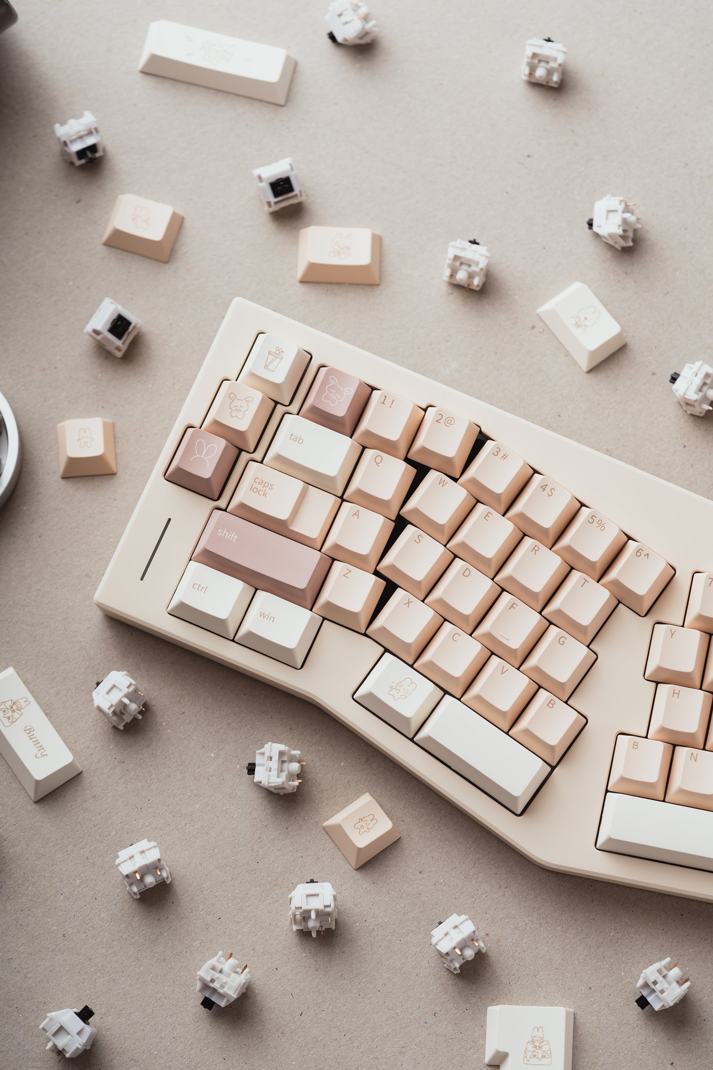 Qtuo Studio - Toffee Bunny Keycaps