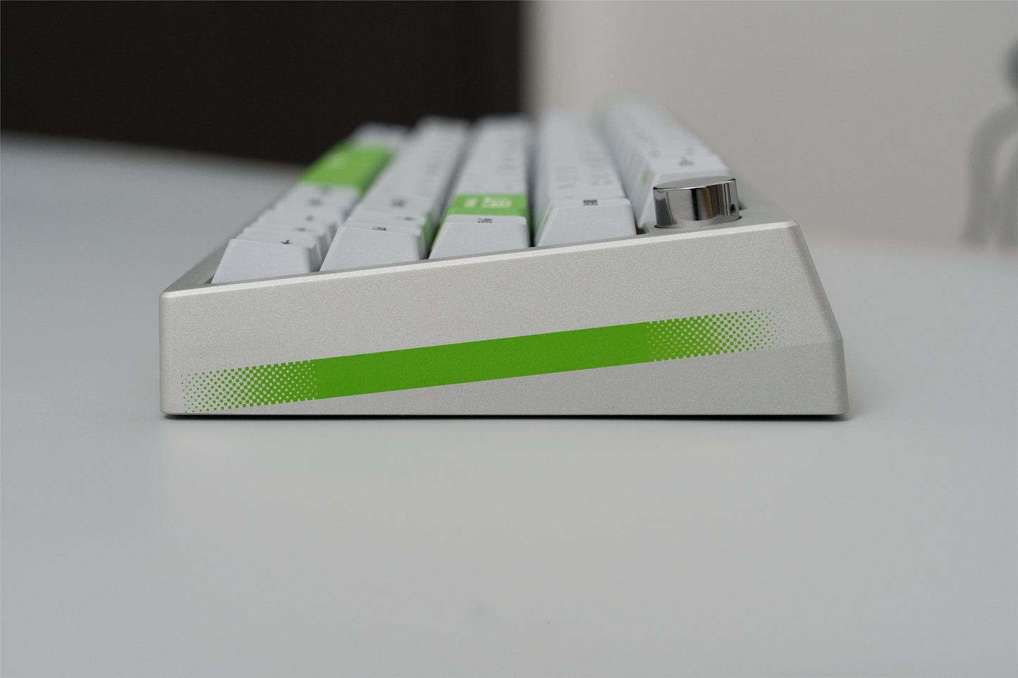 [Group-Buy] Meletrix Zoom65 V2 EE - Barebones Keyboard Kit - Yamanote Line