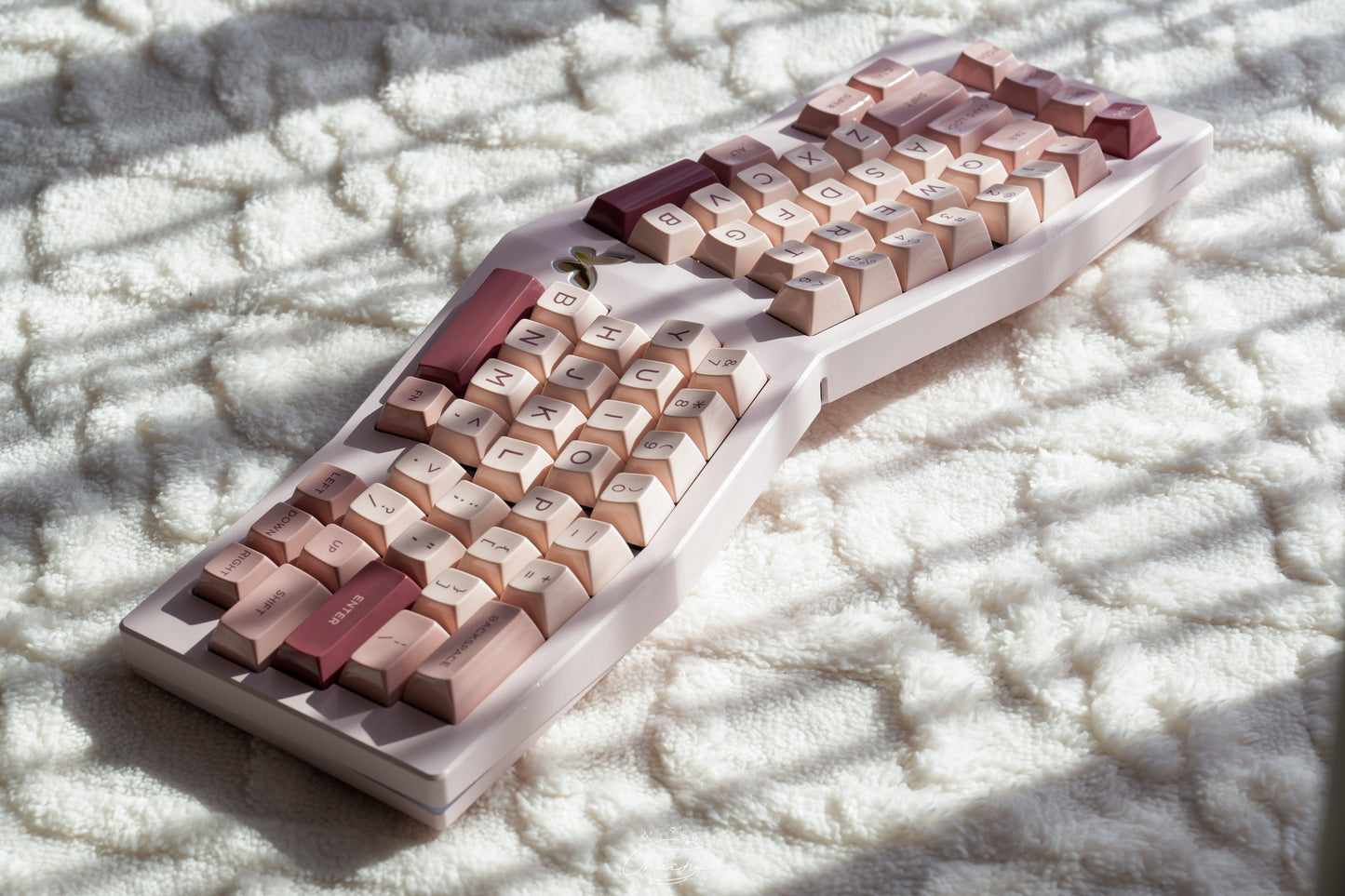 [Group-Buy] Vany Alice Keyboard by Whatever Studio