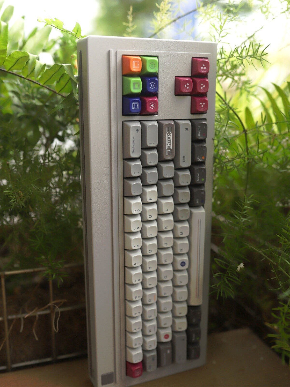 [Pre-Order] XT1981 by 80Retros X Click Inc - Barebones Keyboard Kit