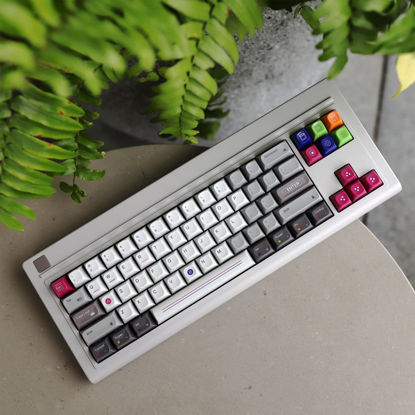 [Pre-Order] XT1981 by 80Retros X Click Inc - Barebones Keyboard Kit