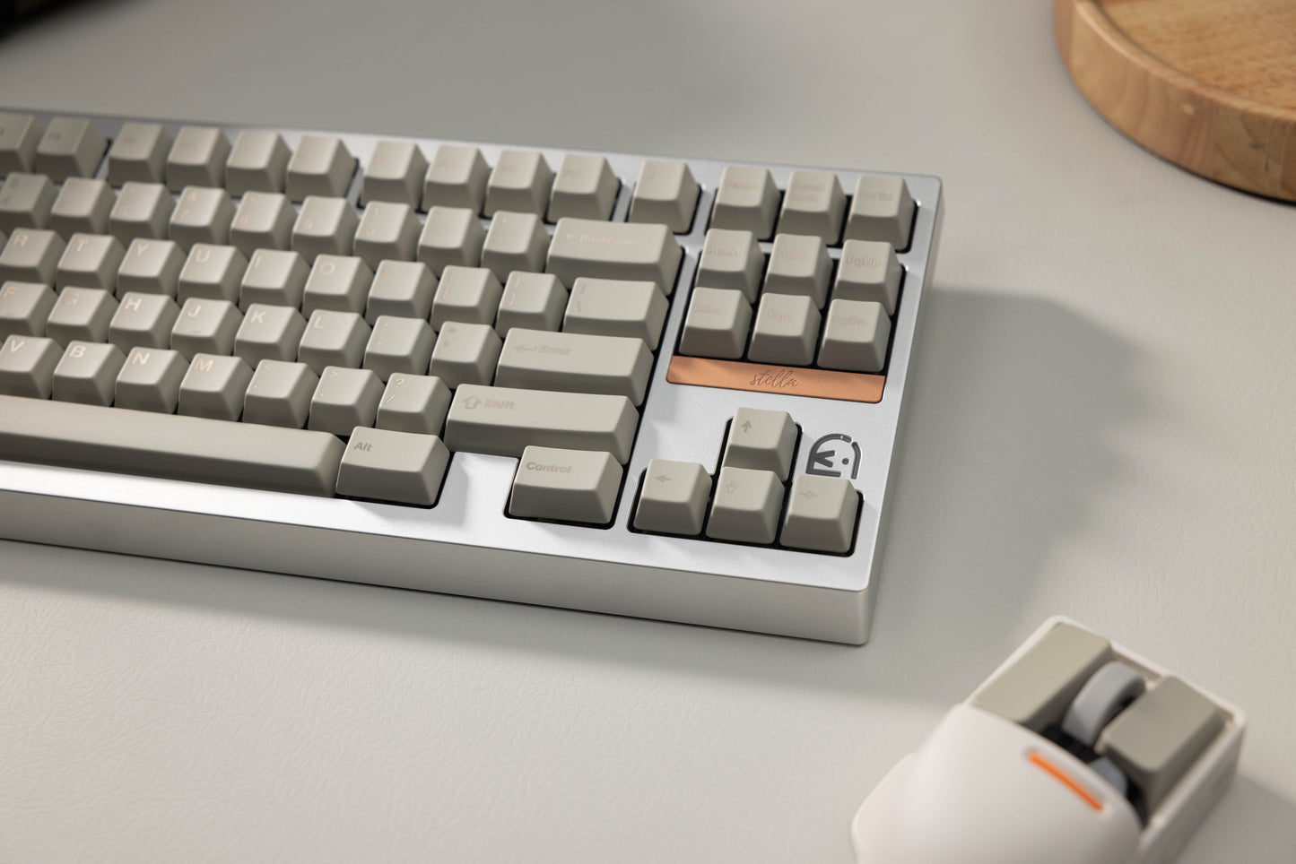 [Group-Buy] Awekeys Metal Keycap Set - Retro80s