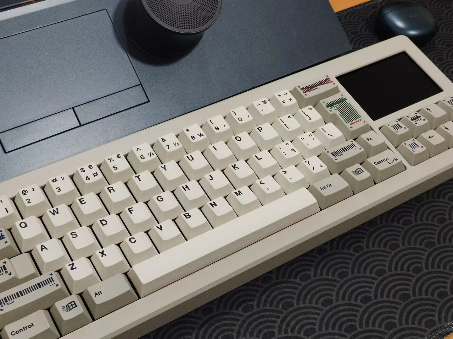 [Group-Buy] S65 V2 Barebones Keyboard Kit
