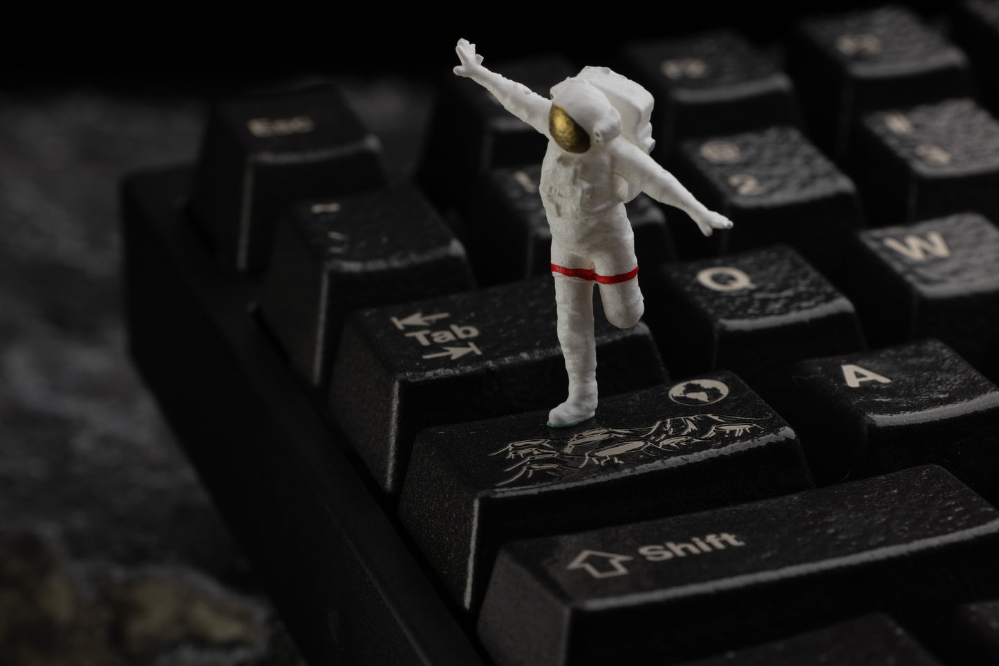 [Group-Buy] Awekeys Metal Keycap Set - Moon Landing