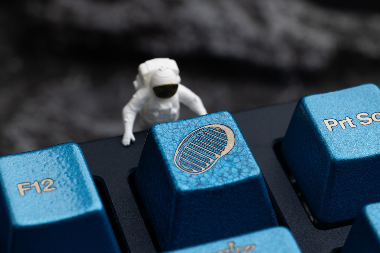 [Group-Buy] Awekeys Metal Keycap Set - Moon Landing